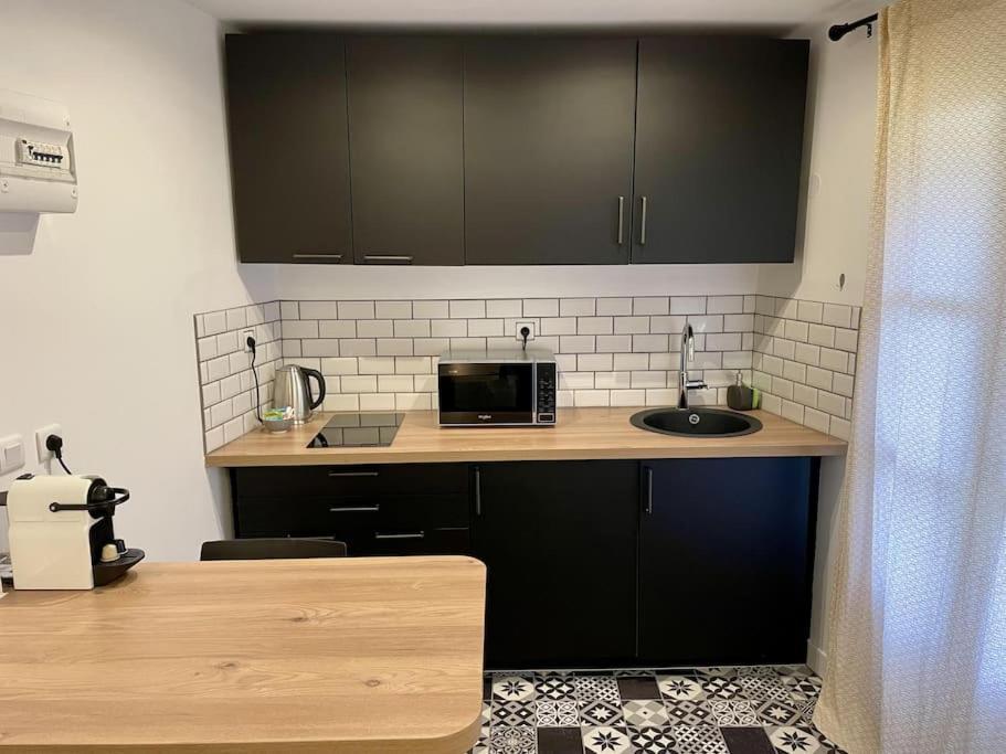 Le Moulin 3 - Appartement Tout Confort Centre Ville - Beziers - Wifi - Tv Connecte Bagian luar foto